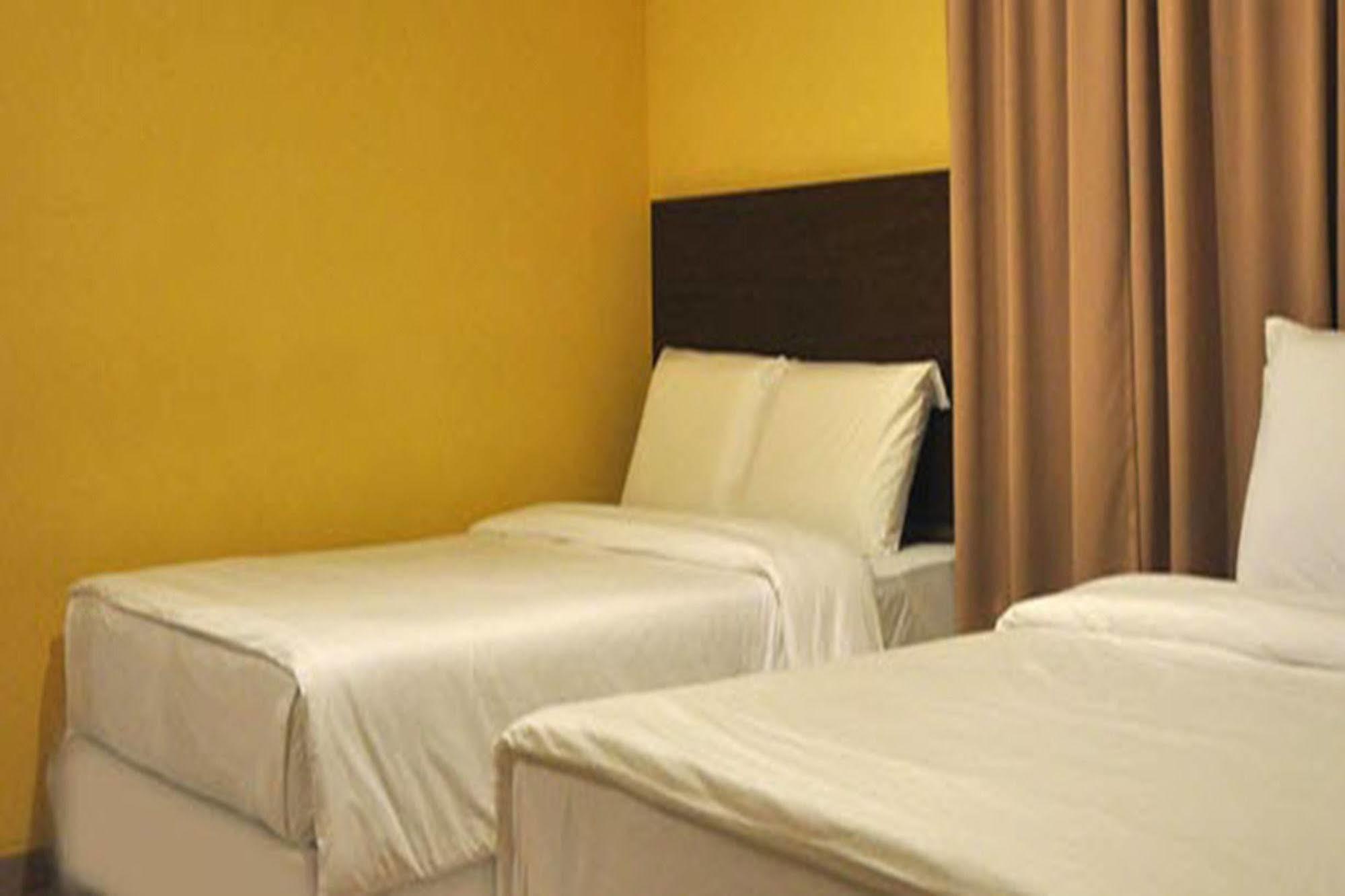 Golden Bay Hotel Malacca Buitenkant foto